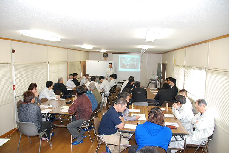 写真:社長の開講挨拶