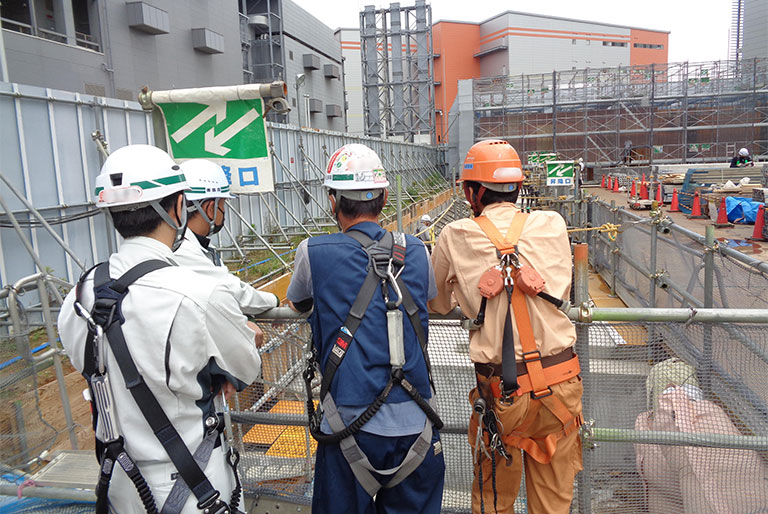 写真:場内パトロール