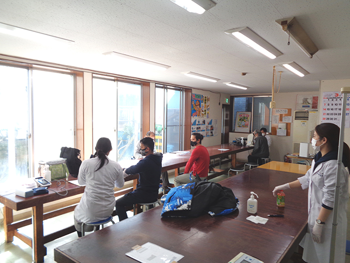 写真:血圧測定